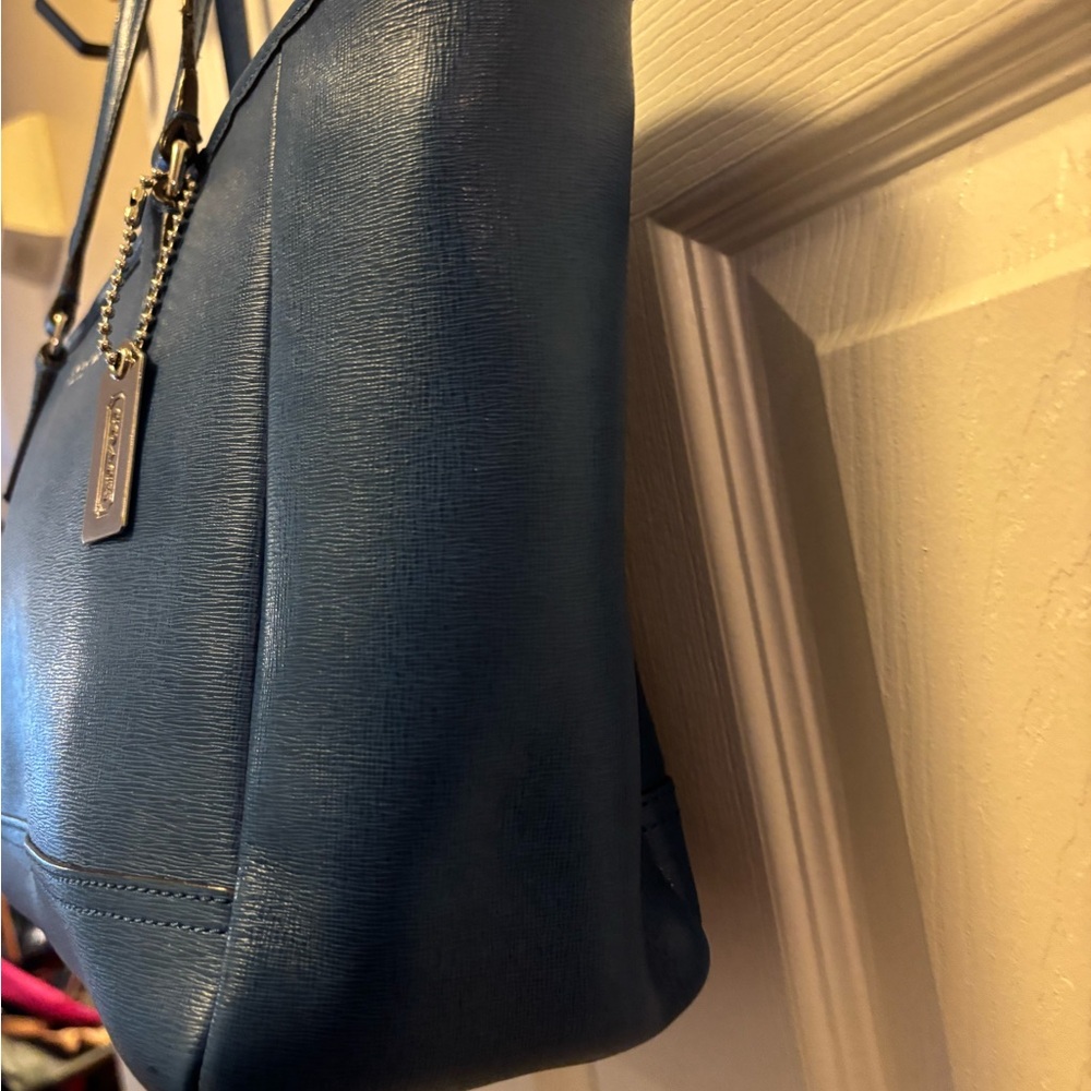 Coach 2013 (23578) City Tote Blue Saffiano Leather Medium Zip Top Tote in VGUC - Picture 3 of 15